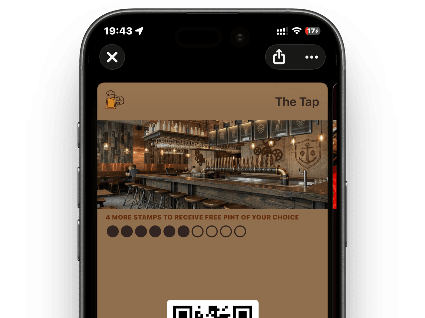 iPhone met een stempelkaart in de wallet in de huisstijl van het café, met 6 van de 10 stempels verzameld