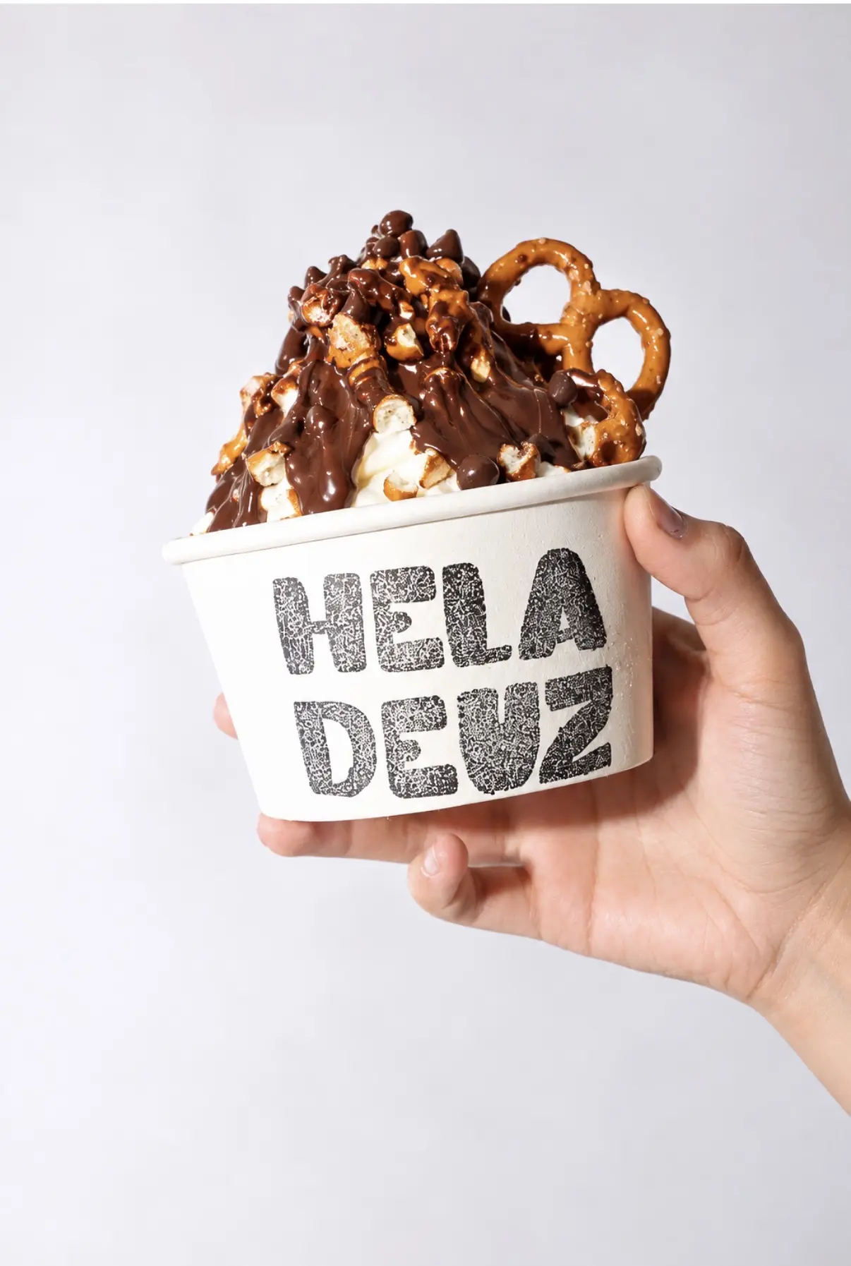 Frozen yoghurt met chocolade en pretzels bij Heladeuz, Tlaxcala