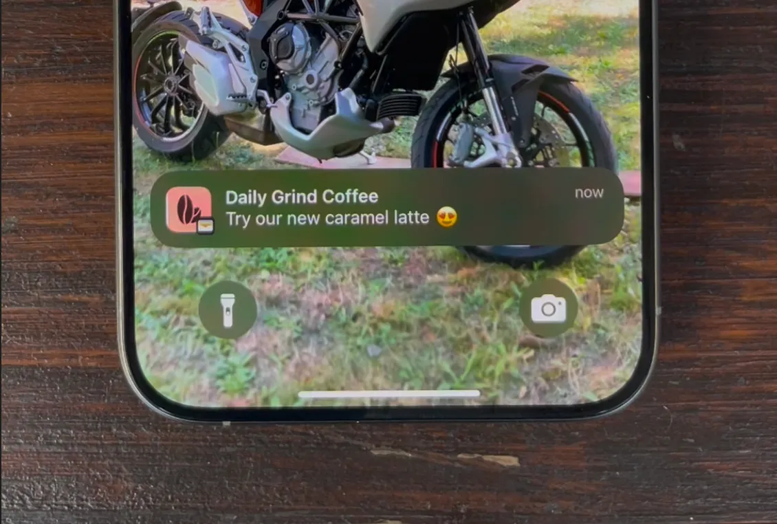 Push notification on a customer's lock screen