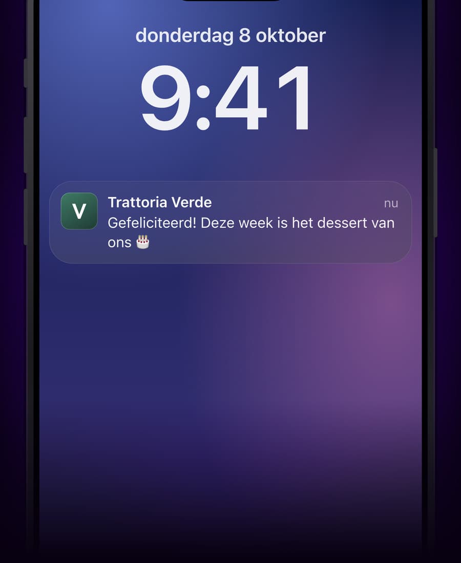 Het verjaardagsbericht van Trattoria Verde op het vergrendelscherm van een iPhone