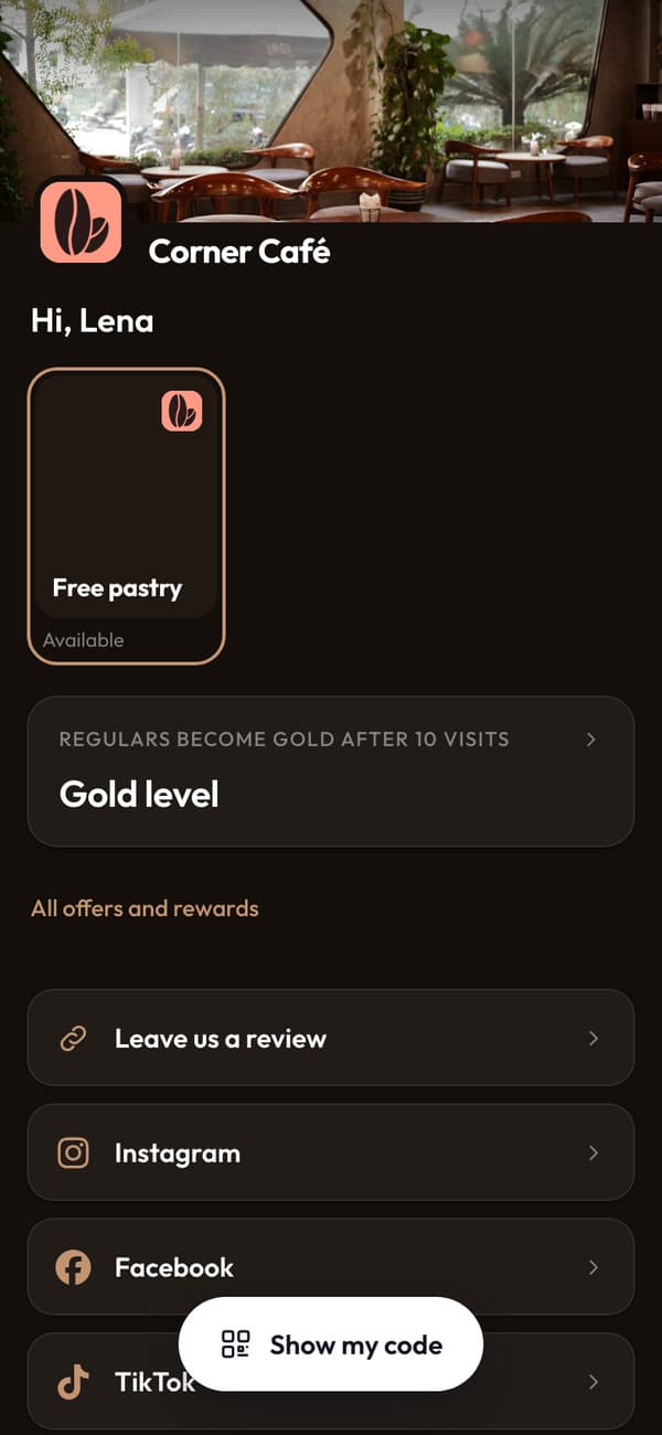 Corner Café's app: Hi, Lena, her free pastry and her Gold level