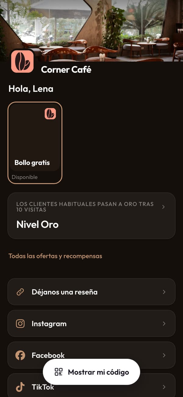 La app de Corner Café: Hola, Lena, su bollo gratis y su nivel Oro