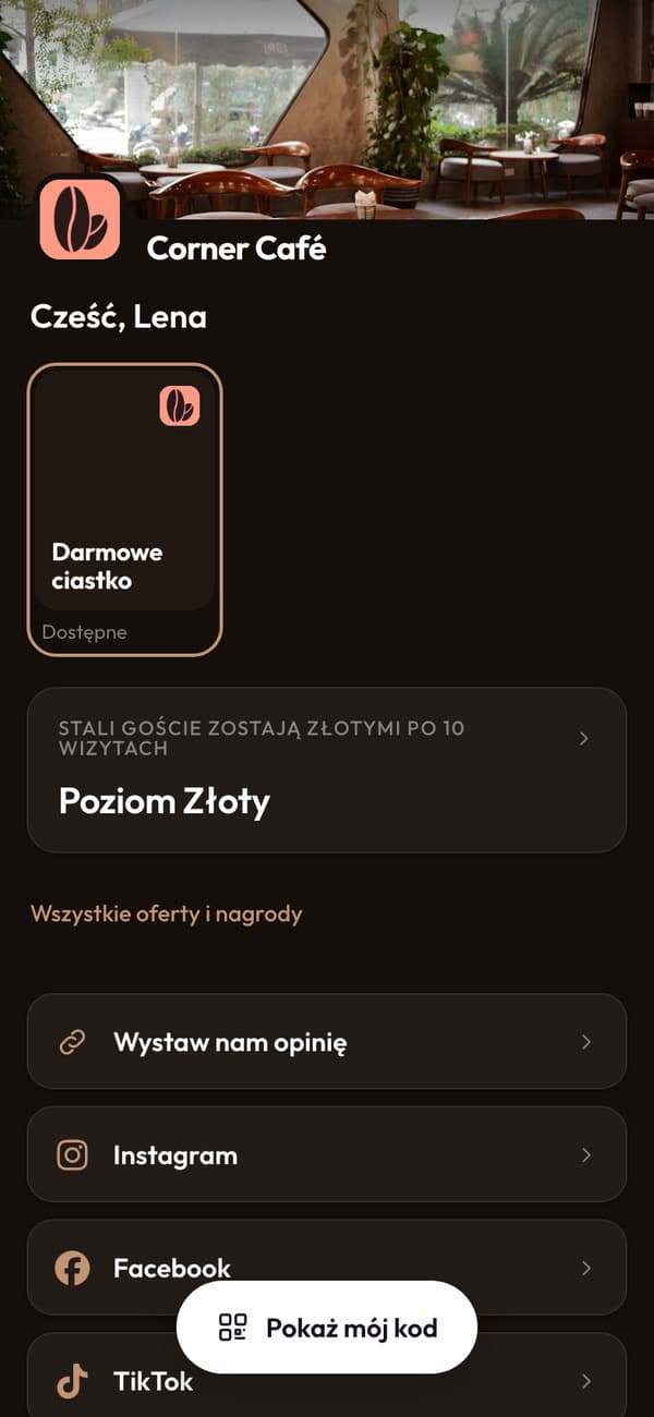 Aplikacja Corner Café: Cześć, Lena, jej darmowe ciastko i Złoty poziom