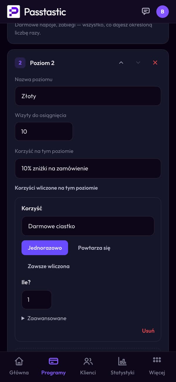 Poziomy i korzyści: Złoty po 10 wizytach, 10% zniżki na zamówienie i darmowe ciastko w pakiecie