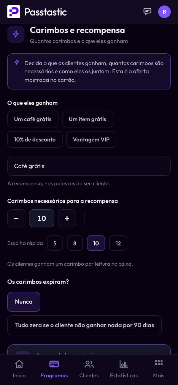 Carimbos e recompensa do cartão em que o cupom vira: 10 carimbos por um café grátis