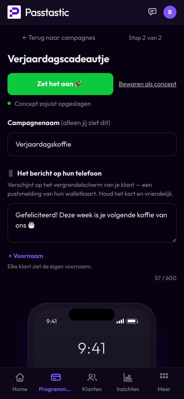 De campagne Verjaardagskoffie, met een voorbeeld van het vergrendelscherm