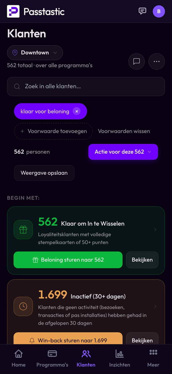 Klanten gefilterd op klaar voor beloning: 562 mensen, met een knop Actie op alle 562