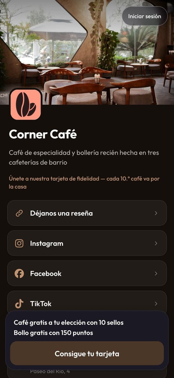 La página de Corner Café para visitantes, con sus enlaces y “Consigue tu tarjeta”