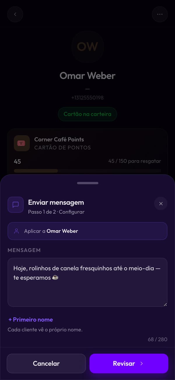 Escrevendo uma mensagem para um cliente do Corner Café: pãezinhos de canela fresquinhos até o meio-dia de hoje