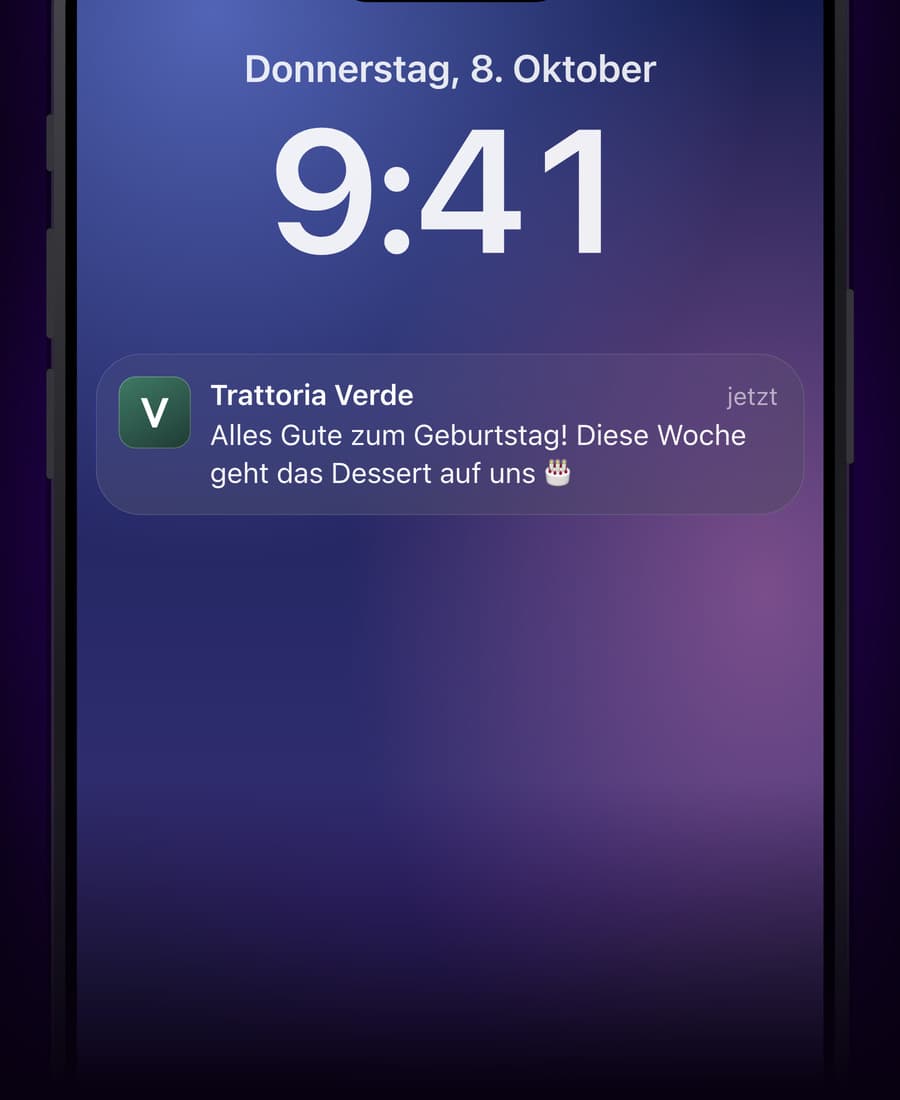 Die Geburtstagsnachricht der Trattoria Verde auf dem Sperrbildschirm eines iPhones