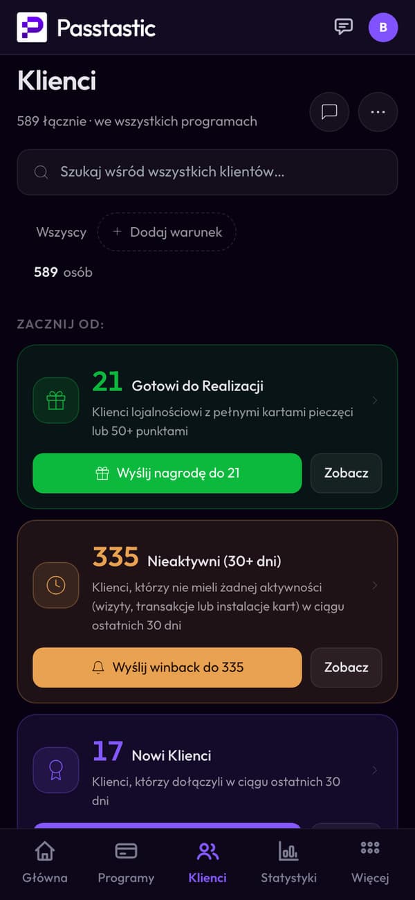 Ekran Klienci restauracji Trattoria Verde: każdy gość z wizytami, punktami i ostatnią wizytą oraz grupy osób, które mogą odebrać nagrodę albo nie były od 30 dni