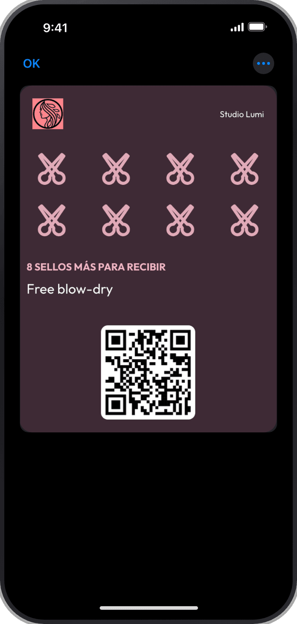 La tarjeta de sellos de Studio Lumi, abierta en Apple Wallet en un iPhone