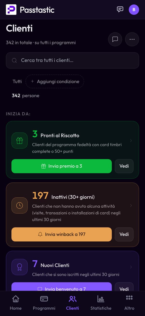 La schermata Clienti di Studio Lumi: ogni cliente con visite, timbri e ultima visita, e gruppi per chi può già riscattare un premio o non torna da 30 giorni